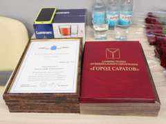 Губернатор потребовал добиваться повышения зарплат в Саратове