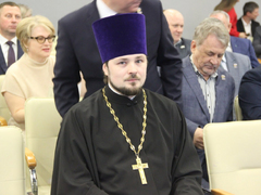 Губернатор потребовал добиваться повышения зарплат в Саратове