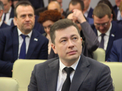 Губернатор потребовал добиваться повышения зарплат в Саратове