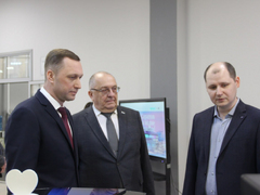 Губернатор потребовал добиваться повышения зарплат в Саратове