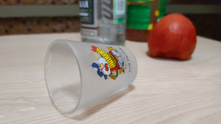 В Саратове женщина не захотела отпускать собутыльника к жене и едва не откусила ему ухо