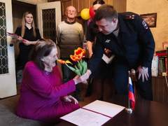 В Саратове 91-летней приезжей с Украины выдали российский паспорт