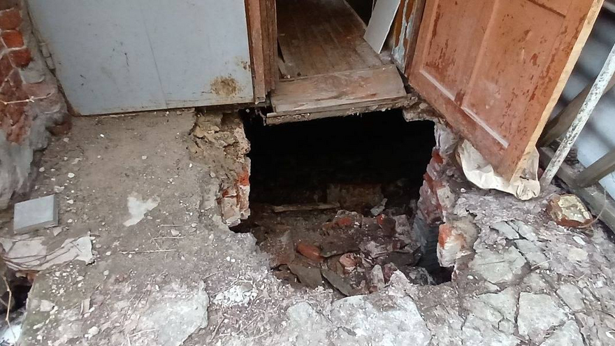 В Саратове завели уголовное дело из-за провала у входа в дом-памятник