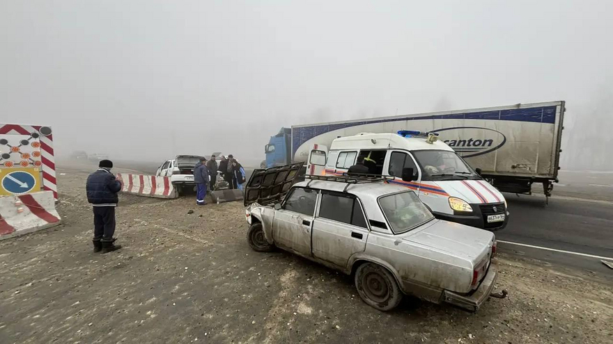 На выезде из Саратова в ДТП с бетонным блоком разбилась женщина