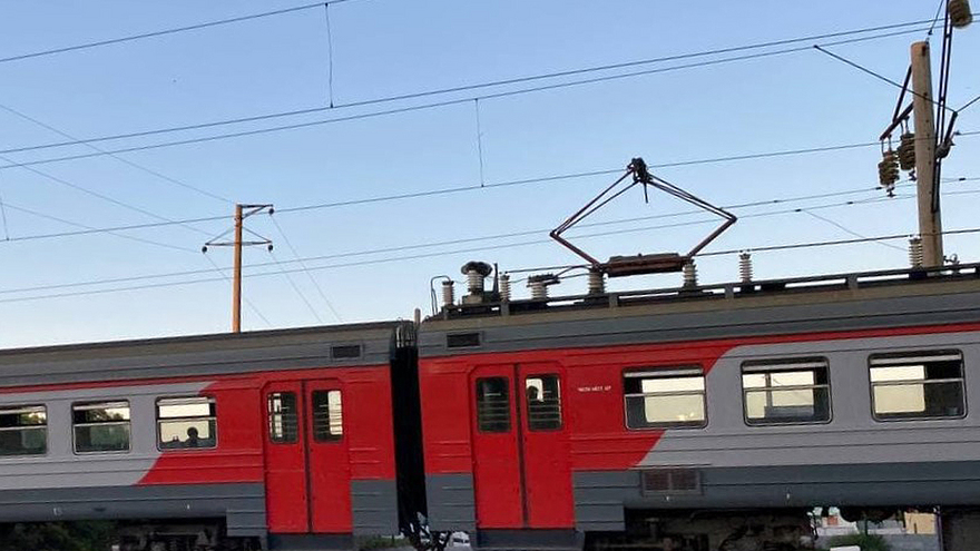 Под Саратовом застрял пассажирский поезд