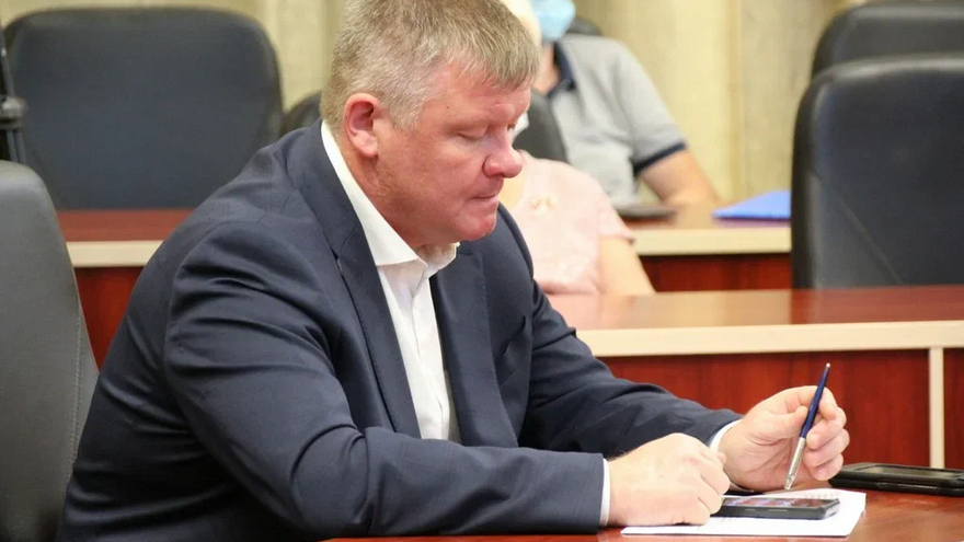 Вице-губернатор Михаил Исаев: С утра на работе, жив-здоров, много совещаний