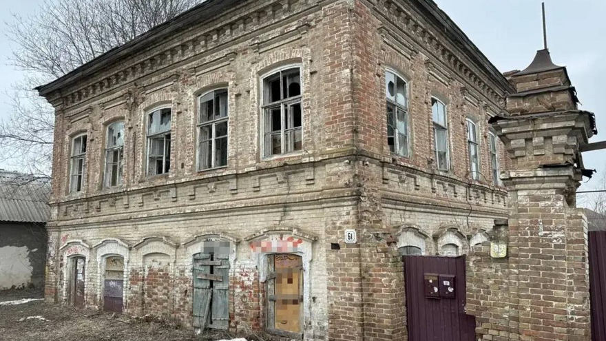 В Энгельсском районе исторические здания намерены спасти за рубль