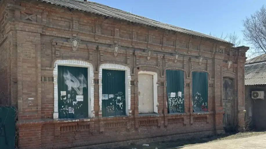 В Энгельсском районе исторические здания намерены спасти за рубль