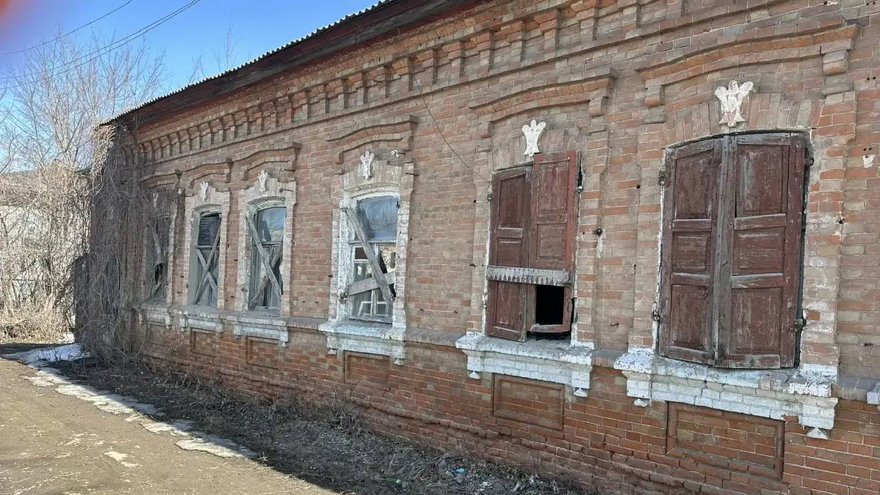 В Энгельсском районе исторические здания намерены спасти за рубль