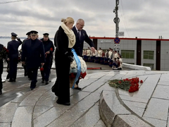 Сотрудники СК высадили кедр на месте приземления Гагарина