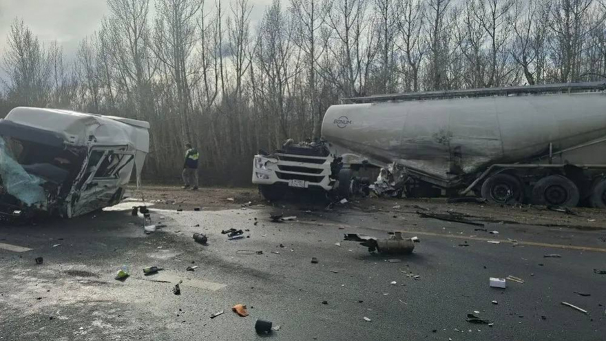 В Саратовской области разбились две фуры