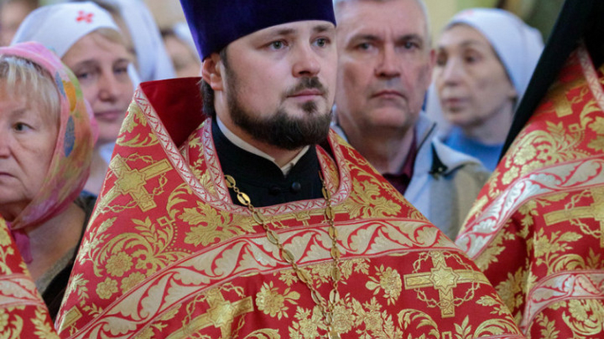 В Саратове встретили Благодатный огонь из Иерусалима