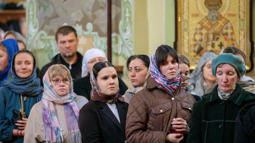 В Саратове встретили Благодатный огонь из Иерусалима