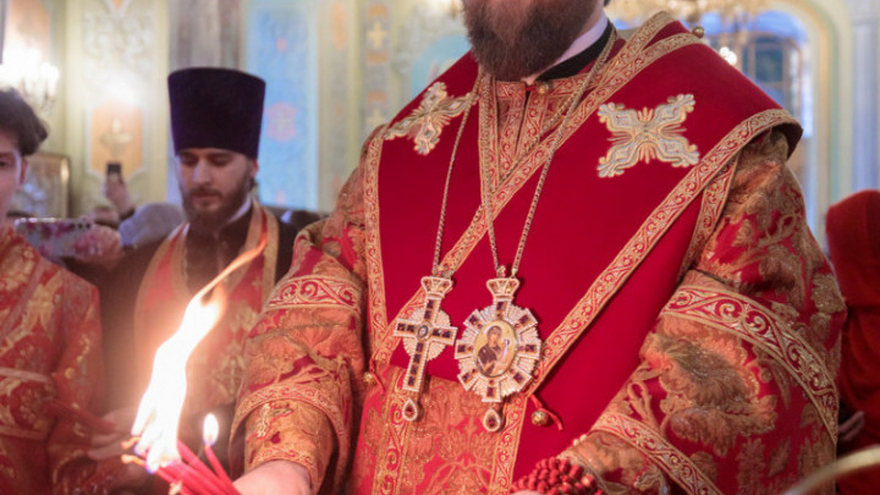 В Саратове встретили Благодатный огонь из Иерусалима