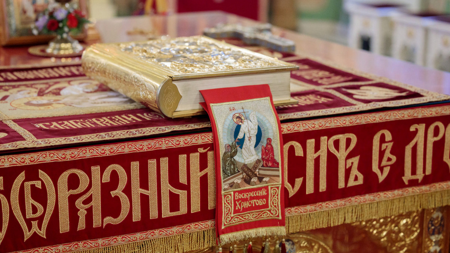 В Саратове встретили Благодатный огонь из Иерусалима