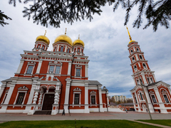 В Саратове встретили Благодатный огонь из Иерусалима