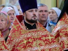 В Саратове встретили Благодатный огонь из Иерусалима