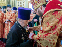 В Саратове встретили Благодатный огонь из Иерусалима