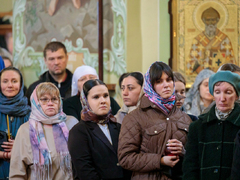 В Саратове встретили Благодатный огонь из Иерусалима