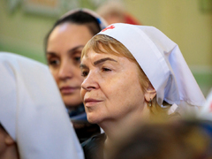 В Саратове встретили Благодатный огонь из Иерусалима