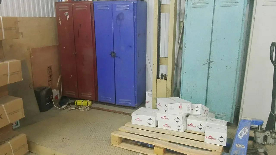 В Саратове на складе рухнул лифт с людьми