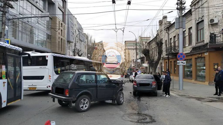В центре Саратова в ДТП пострадали две женщины