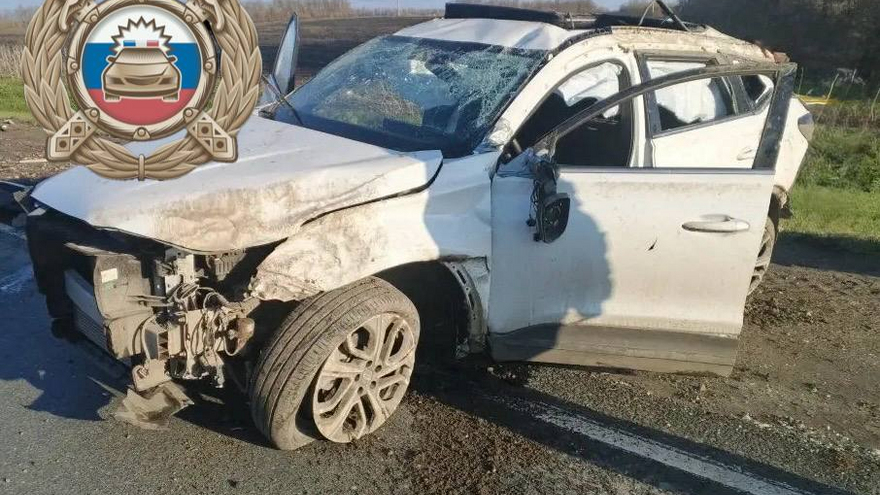 Под Вольском в перевернувшейся иномарке пострадала девушка