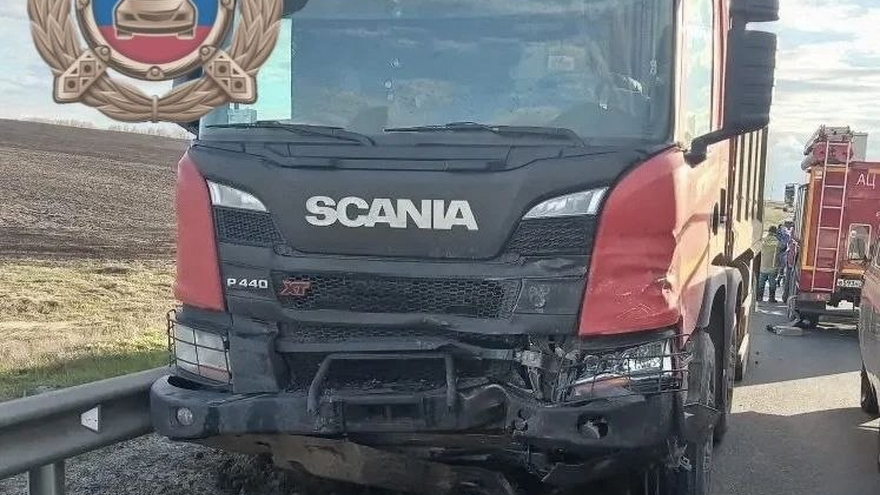 Под Саратовом водитель погиб в ДТП с грузовиком