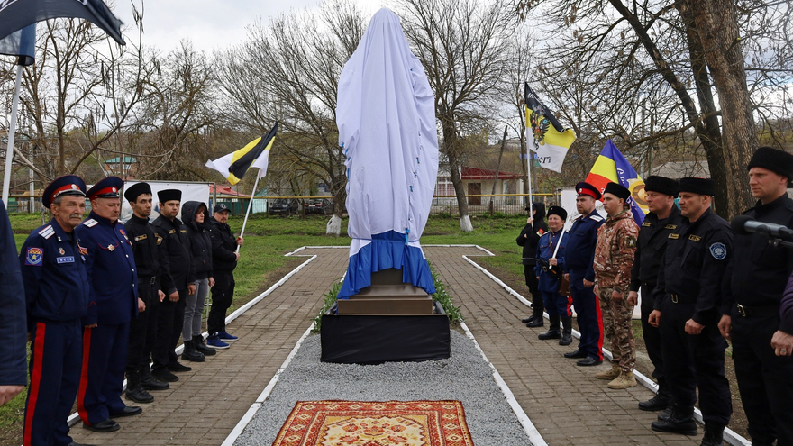 Памятник царю-освободителю открыли в Саратовской области
