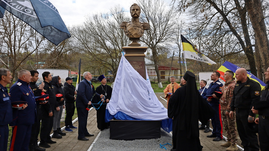 Памятник царю-освободителю открыли в Саратовской области
