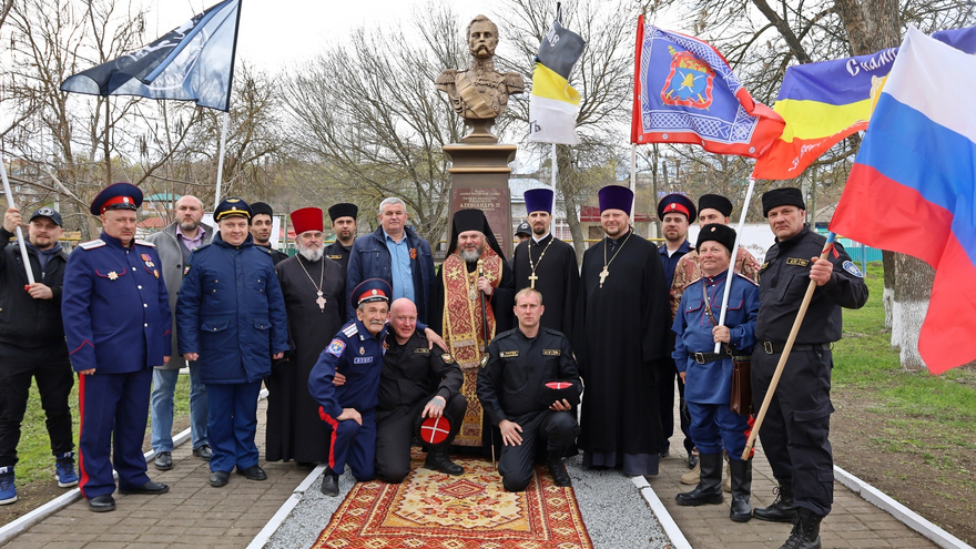 Памятник царю-освободителю открыли в Саратовской области