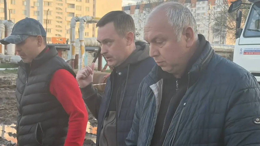 Авария на коллекторе в Энгельсе: организован подвоз воды, чиновникам объявлен выговор