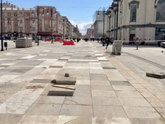 В Саратове до 8 мая заменят поломанные плитки на площади Кирова