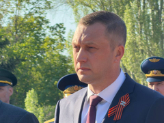 На Воскресенском кладбище возложили цветы к монументу Воин-освободитель