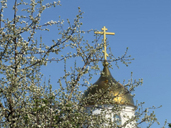 На Воскресенском кладбище возложили цветы к монументу Воин-освободитель