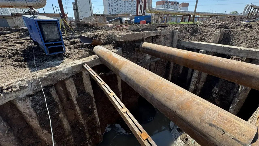 В Энгельсе начали снос незаконных строений у места ремонта коллектора