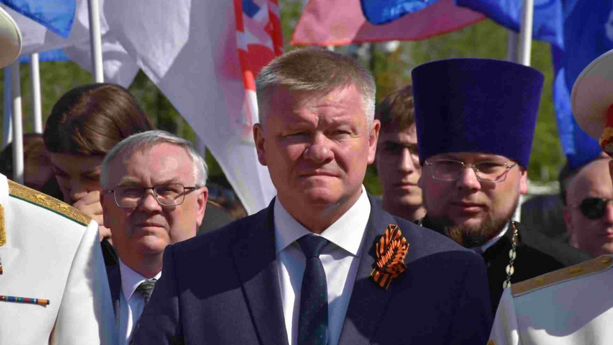 Тысячи саратовцев в День Победы почтили память героев на Соколовой горе