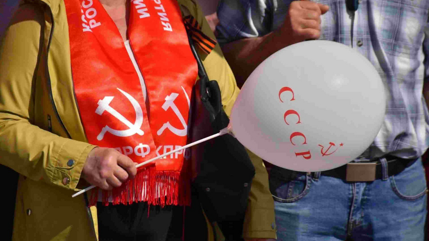 Тысячи саратовцев в День Победы почтили память героев на Соколовой горе