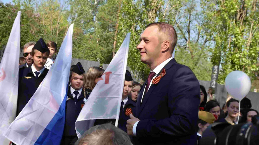 Тысячи саратовцев в День Победы почтили память героев на Соколовой горе
