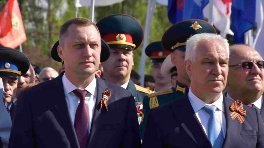 Тысячи саратовцев в День Победы почтили память героев на Соколовой горе