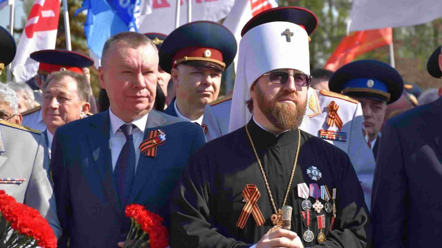 Тысячи саратовцев в День Победы почтили память героев на Соколовой горе