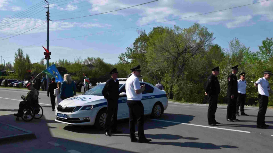 Тысячи саратовцев в День Победы почтили память героев на Соколовой горе