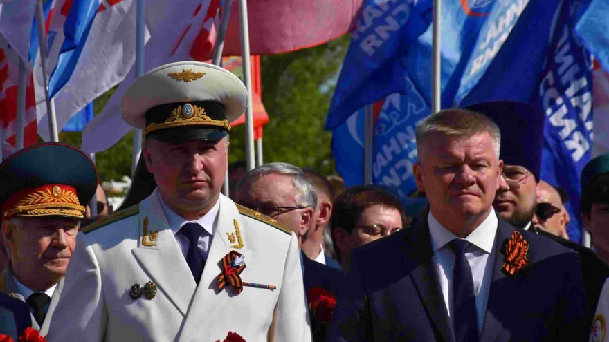 Тысячи саратовцев в День Победы почтили память героев на Соколовой горе