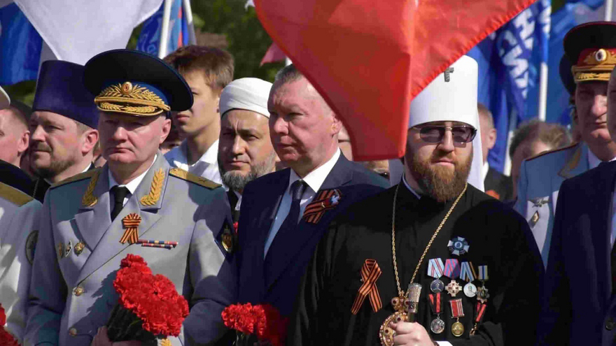 Тысячи саратовцев в День Победы почтили память героев на Соколовой горе