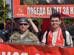 Тысячи саратовцев в День Победы почтили память героев на Соколовой горе