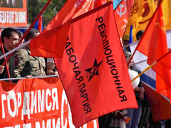Тысячи саратовцев в День Победы почтили память героев на Соколовой горе