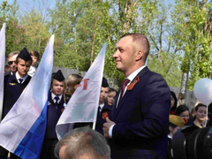 Тысячи саратовцев в День Победы почтили память героев на Соколовой горе
