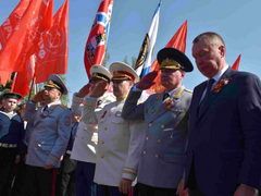 Тысячи саратовцев в День Победы почтили память героев на Соколовой горе