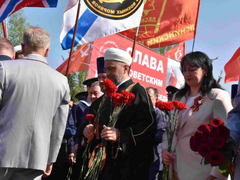 Тысячи саратовцев в День Победы почтили память героев на Соколовой горе
