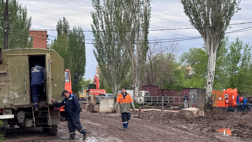 Ремонт коллектора в Энгельсе: число машин для подвоза воды увеличат в 2 раза